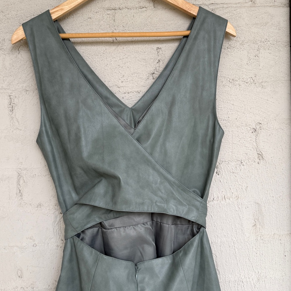 Anthropologie Avec Les Filles Cross Back Faux Leather Romper Size Small - Picture 6 of 12